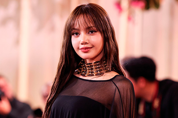 Перейти к новости "Лиса из Blackpink вернулась к рэпу в «тайском» клипе 