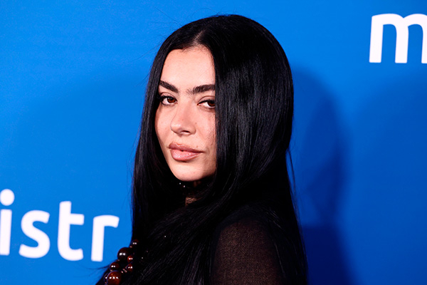 Перейти к новости "Charli XCX появится в новом фильме Мартина Скорсезе"